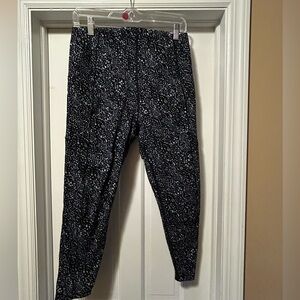 Sweaty Betty size large power leggings